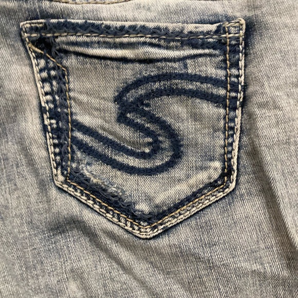 Silver Jeans. - Picture 3 of 7